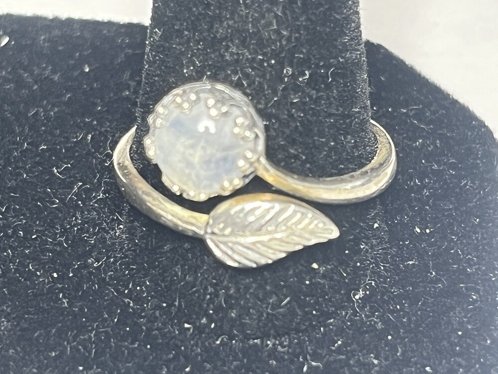 Beautiful Sterling Silver INDIA YS Rainbow Moonstone Band Ring Size: 8
